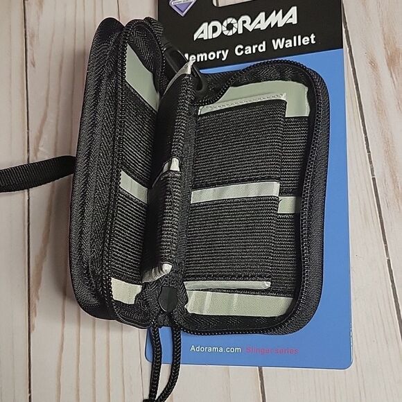 Slinger Digital Memory Card Wallet - Holds 12 Media Cards SD, Memory Card Wallet - Picture 2 of 3